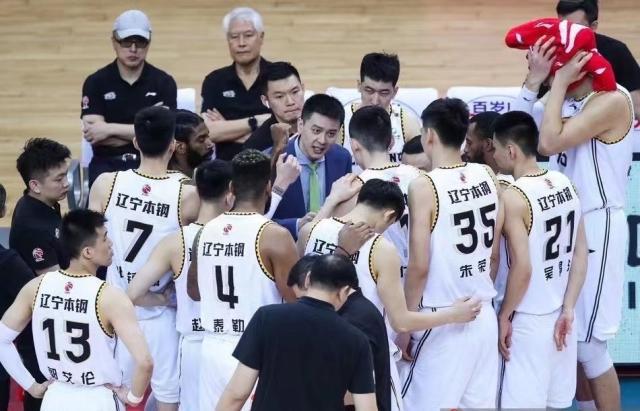 华体会官网-上下半场判若两队！辽宁逆转广厦 挺过最艰难一战